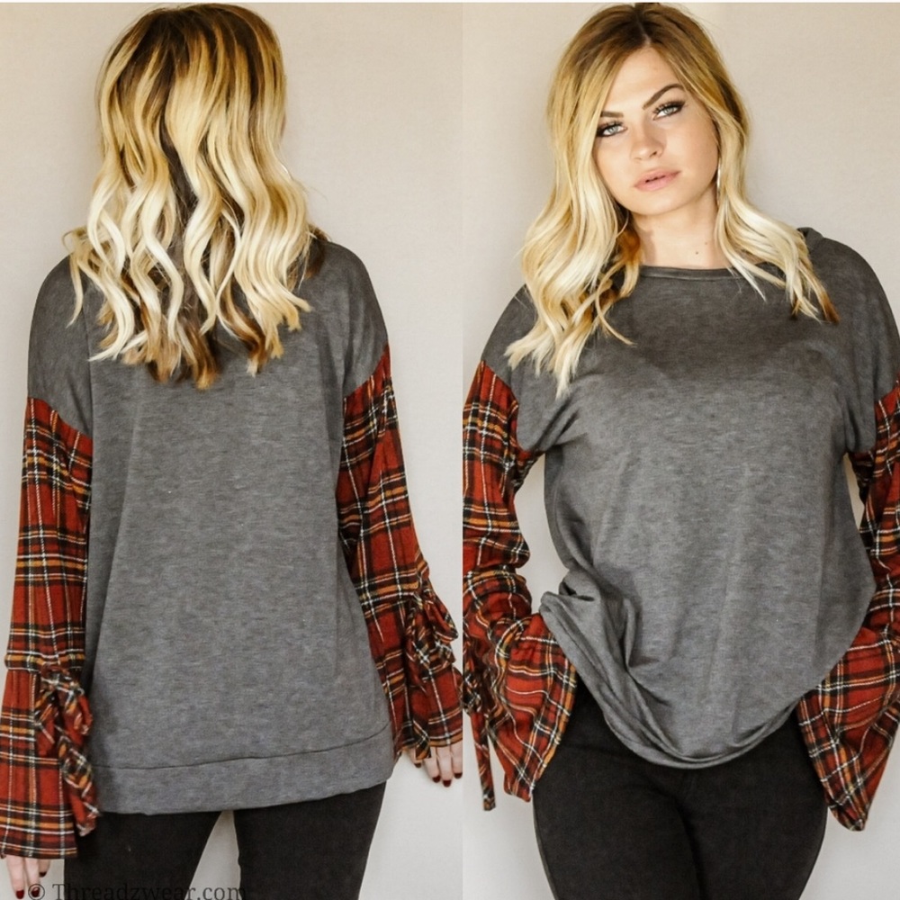 ❣️LAST ONE❣️⬇️ 🆕 Plaid Bell Sleeve Gray Top - Picture 5 of 6